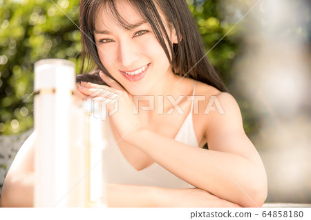Young beautiful woman cosmetic beauty outdoor fresh green early summer person material Young beautiful woman cosmetic beauty outdoor fresh green early summer person material 64858180