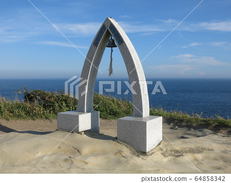 烏巴拉烏托邦的Tewara Meihei的幸福之鐘（鐘形紀念碑） 64858342