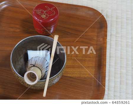 Urasenke tool set in front of the Bon tray 64859261