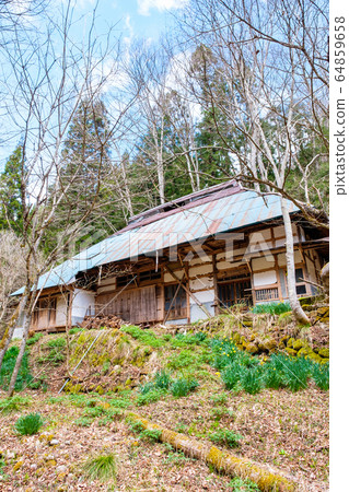 一個絕種村莊的廢墟 64859658