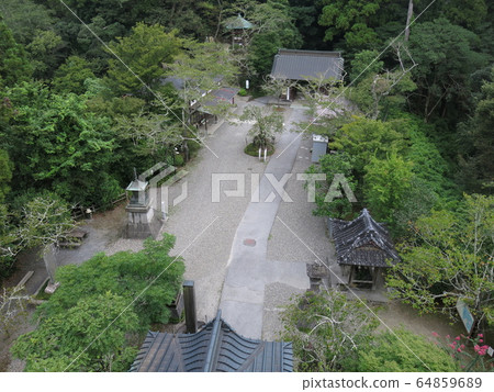 Kasamori Temple Kannon(Kasamori Kannon)(東側樓梯入口,朝向Nitenmon)走廊的景色 Kasamori Temple Kannon(Kasamori Kannon)(東側樓梯入口,朝向Nitenmon)走廊的景色 64859689
