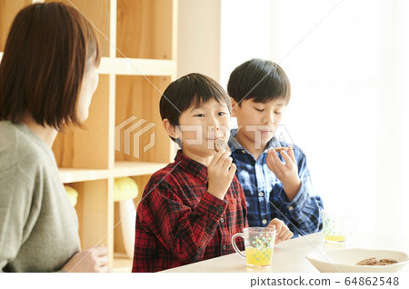 School child care sweets children School child care sweets children 64862548