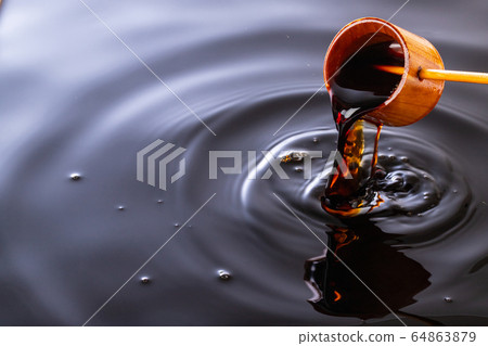 倒醬油 倒醬油 64863879