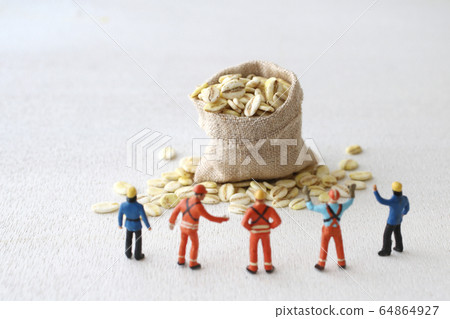 糧食危機，金錢和人類 64864927