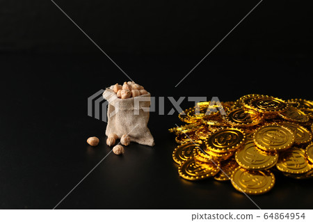 Food crisis, money and humans 64864954