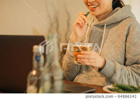 網上酒會 網上酒會 64866141