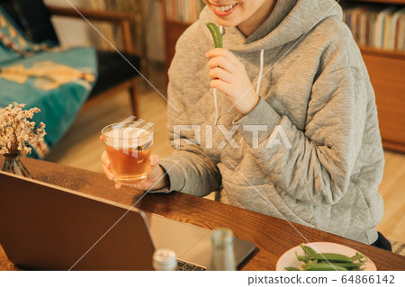 Online drinking party Online drinking party 64866142
