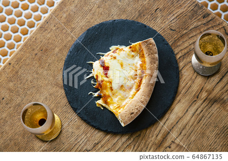 pizza, pizzas, margarita 64867135