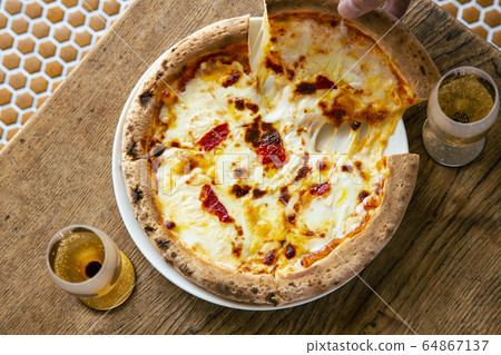 pizza, pizzas, margarita 64867137