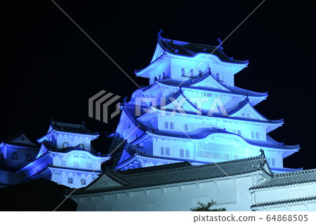 Himeji Castle illuminated in blue with gratitude to medical staff 64868505