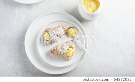 Italian traditional dessert aragosta Italian traditional dessert aragosta 64872082