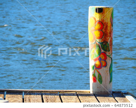 水邊 水邊 64873512