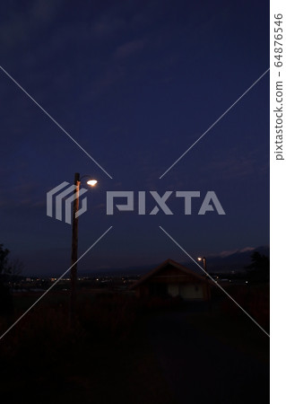 北海道景觀與舊路燈 北海道景觀與舊路燈 64876546