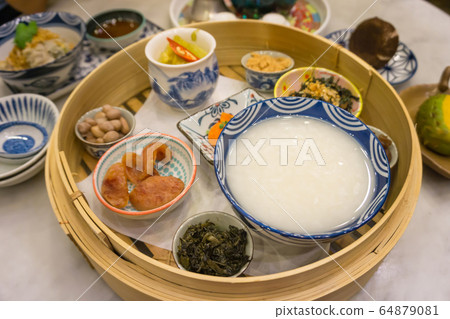 Chinese rice porridge breakfast set in restaurant, 64879081