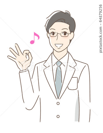 A man who smiles and gives an OK sign 64879256