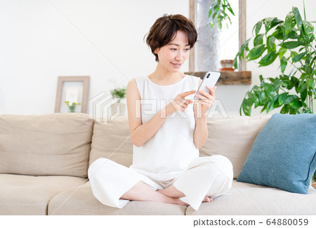 Woman beauty image smartphone Woman beauty image smartphone 64880059
