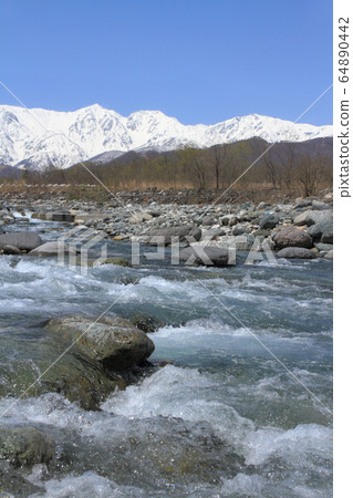 白馬溫泉：從松川看到的北阿爾卑斯山 64890442
