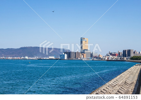 瀨戶內沿海風光高松濱水區(香川縣高松市) 瀨戶內沿海風光高松濱水區(香川縣高松市) 64891153