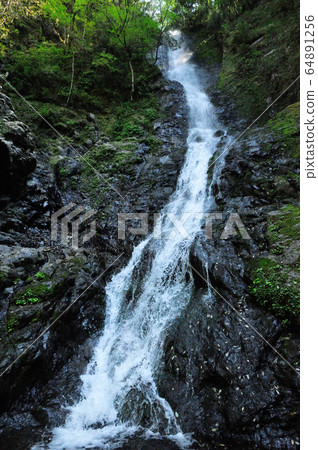 薩加里瀑布 64891256