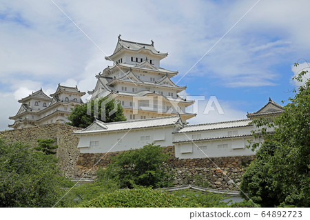 Himeji castle in early summer Himeji castle in early summer 64892723