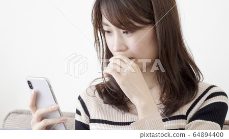 Female smartphone 64894400