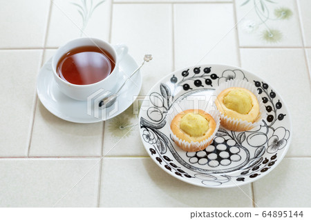 在家製作糖果紅薯鬆餅茶和鬆餅 64895144