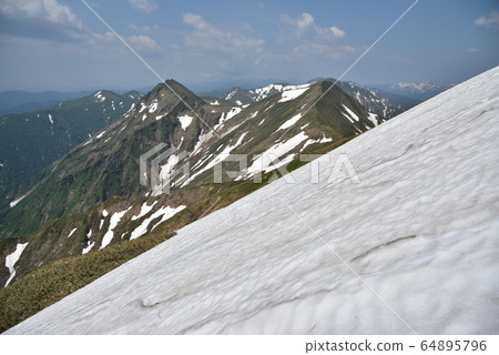 View from the Tanigawadake trail 64895796