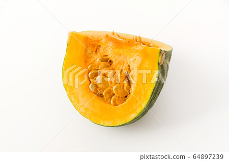 Cut pumpkin 64897239