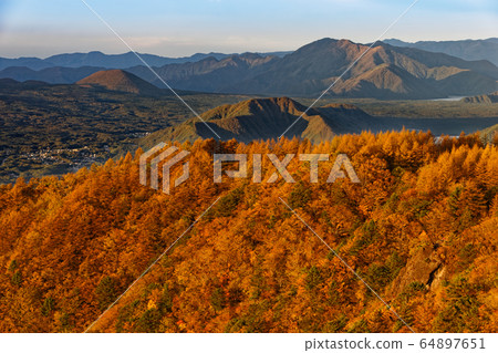 View of Mt. Omuro and Mt. Kenashi in the morning from Mitsu Pass 64897651