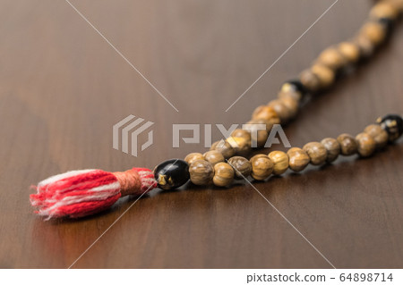 Ramadan, the Muslim rosary 64898714