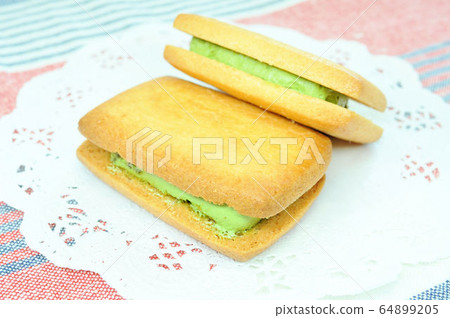 Matcha cream sandwich Matcha cream sandwich 64899205