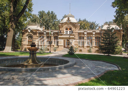 Summer home of the Romanov 64901223