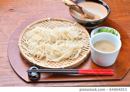 Inaniwa Udon (Inaniwa Udon, Inaniwa Udon, Inaniwa Udon) Sesame sauce, Akita specialty, local gourmet, local cuisine. Inaniwa Udon (Inaniwa Udon, Inaniwa Udon, Inaniwa Udon) Sesame sauce, Akita specialty, local gourmet, local cuisine. 64904853