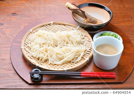 Inaniwa Udon (Inaniwa Udon, Inaniwa Udon, Inaniwa Udon) Sesame sauce, Akita specialty, local gourmet, local cuisine. Inaniwa Udon (Inaniwa Udon, Inaniwa Udon, Inaniwa Udon) Sesame sauce, Akita specialty, local gourmet, local cuisine. 64904854
