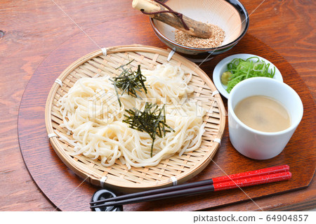 Inaniwa Udon (Inaniwa Udon, Inaniwa Udon, Inaniwa Udon) Sesame sauce, Akita specialty, local gourmet, local cuisine. Inaniwa Udon (Inaniwa Udon, Inaniwa Udon, Inaniwa Udon) Sesame sauce, Akita specialty, local gourmet, local cuisine. 64904857
