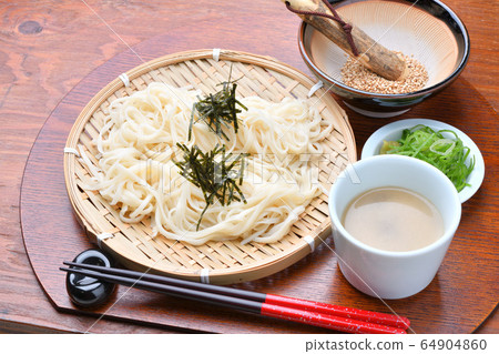 Inaniwa Udon (Inaniwa Udon, Inaniwa Udon, Inaniwa Udon) Sesame sauce, Akita specialty, local gourmet, local cuisine. Inaniwa Udon (Inaniwa Udon, Inaniwa Udon, Inaniwa Udon) Sesame sauce, Akita specialty, local gourmet, local cuisine. 64904860