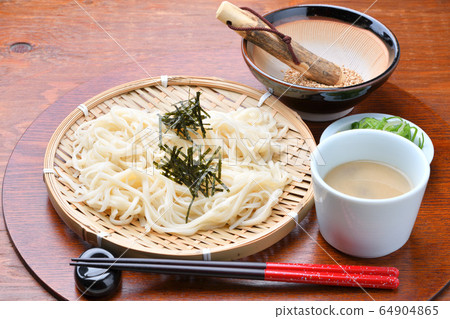 Inaniwa Udon (Inaniwa Udon, Inaniwa Udon, Inaniwa Udon) Sesame sauce, Akita specialty, local gourmet, local cuisine. 64904865