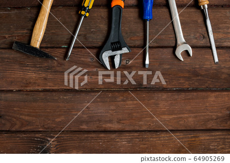 Happy Fathers Day tools, hammer on a rustic wood Happy Fathers Day tools, hammer on a rustic wood 64905269