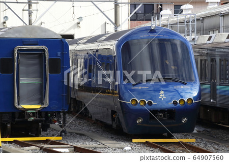 The Royal Express under inspection at Izukogen 64907560