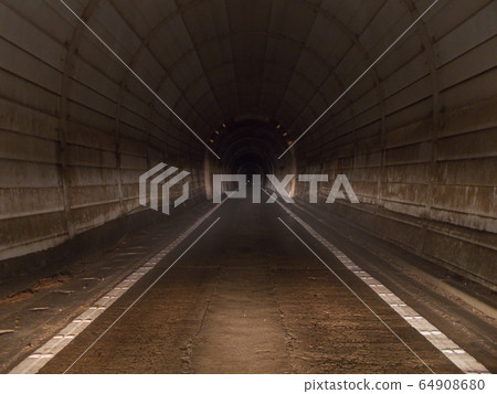 單程隧道 單程隧道 64908680