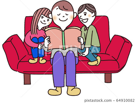 家庭在沙發上看書 64910082