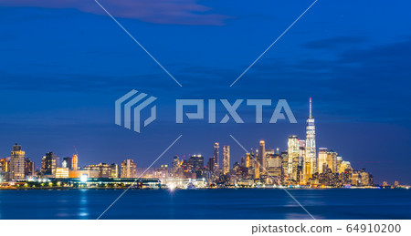 new york city skyline at night,new york,usa. new york city skyline at night,new york,usa. 64910200