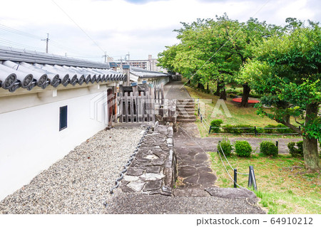 Between the earthen wall and gun gun of Shoryuji Temple Between the earthen wall and gun gun of Shoryuji Temple 64910212