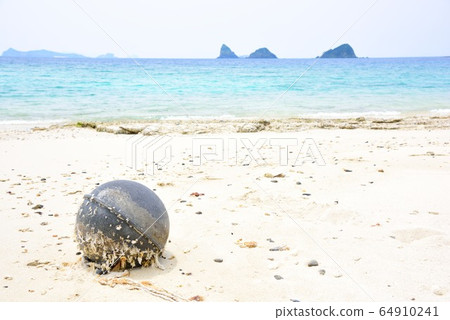 Amami Oshima, a wreckage 1 washed up on the beach Amami Oshima, a wreckage 1 washed up on the beach 64910241