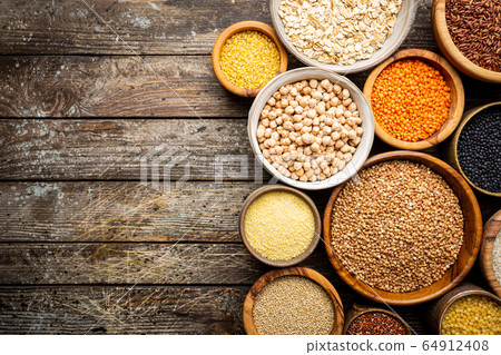 Bowls with different grains 64912408