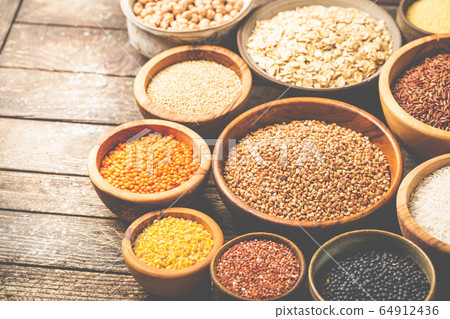 Bowls with different grains 64912436