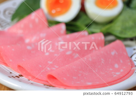 Breakfast (beer sausage) 64912793