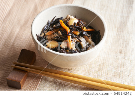 煮熟的羊栖菜 64914242