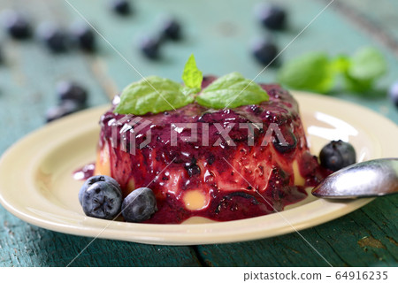 Panna cotta with blueberries Panna cotta with blueberries 64916235