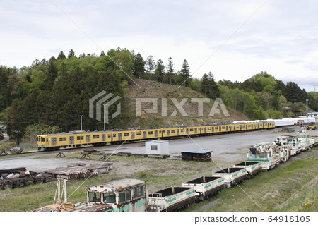 西武國分寺線的舊2000系列,已轉移到橫瀨倉庫。 西武國分寺線的舊2000系列,已轉移到橫瀨倉庫。 64918105